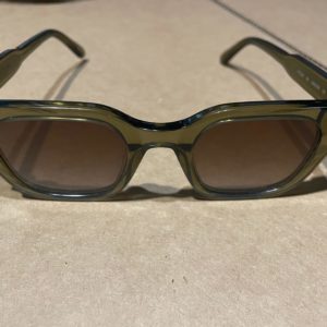 Lentes para Sol para Mujer Marca Chimi. Sunglasses 04 GREEN 47-24. DESIGNED IN STOKCHOLM (usados pero como nuevos)