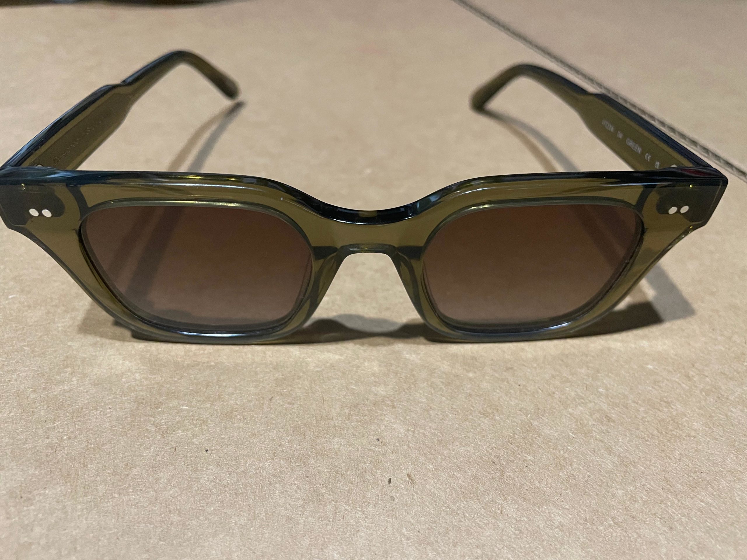 Lentes para Sol para Mujer Marca Chimi. Sunglasses 04 GREEN 47-24. DESIGNED IN STOKCHOLM (usados pero como nuevos)