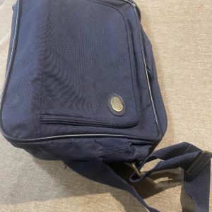 Bolso multiusos propio para laptop (sin viñeta pero nuevo)