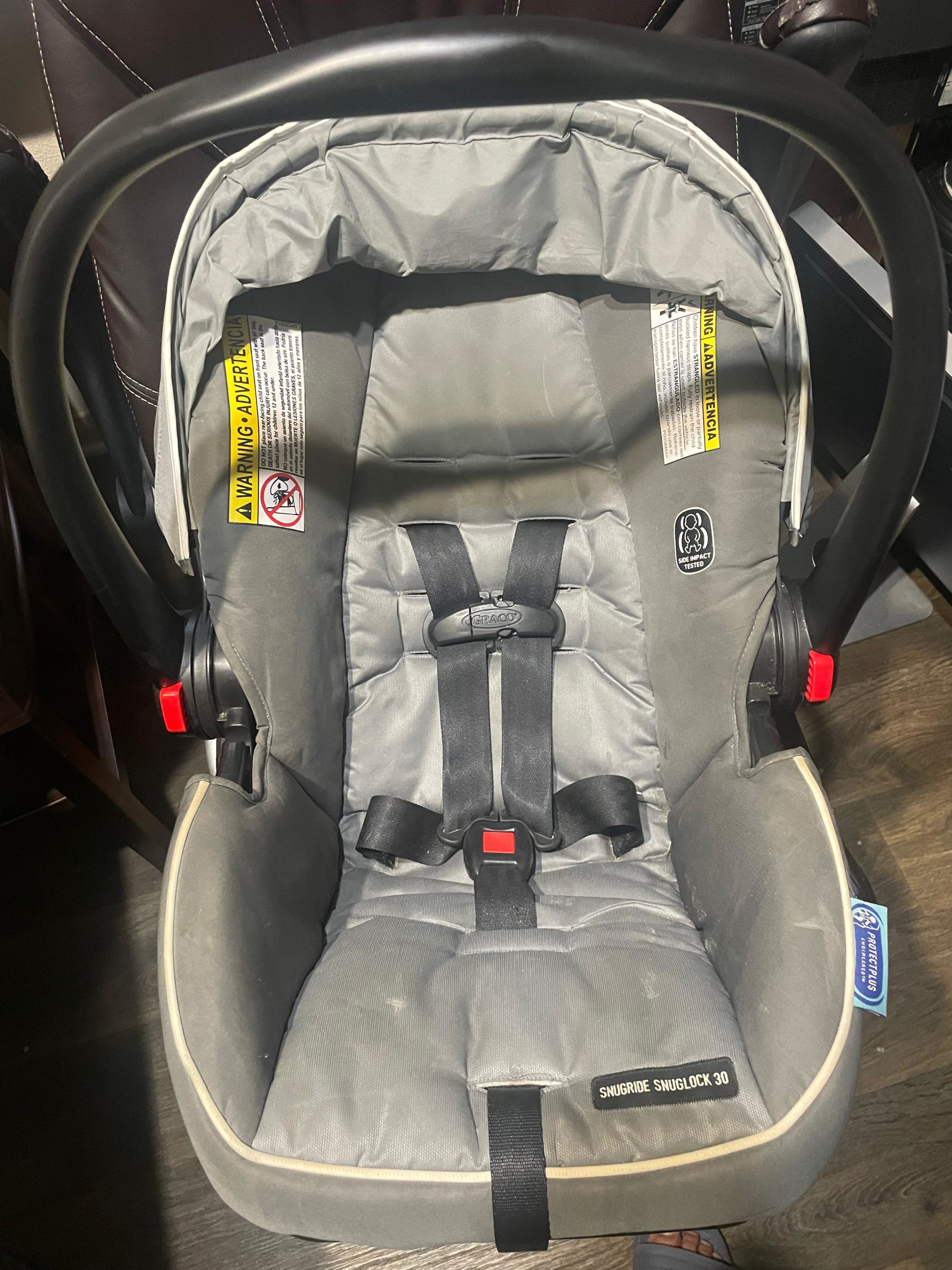 Car Seat con Base. Para infantes, Capacidad de 4 a 30 libras. Graco Infant Car Seat for Babies 4–30 lb (Usado en muy buen estado) - Image 10