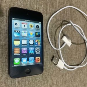 Apple iPod Touch Clasico 4th Generation - 32GB - Black MC544LL/A (usado)